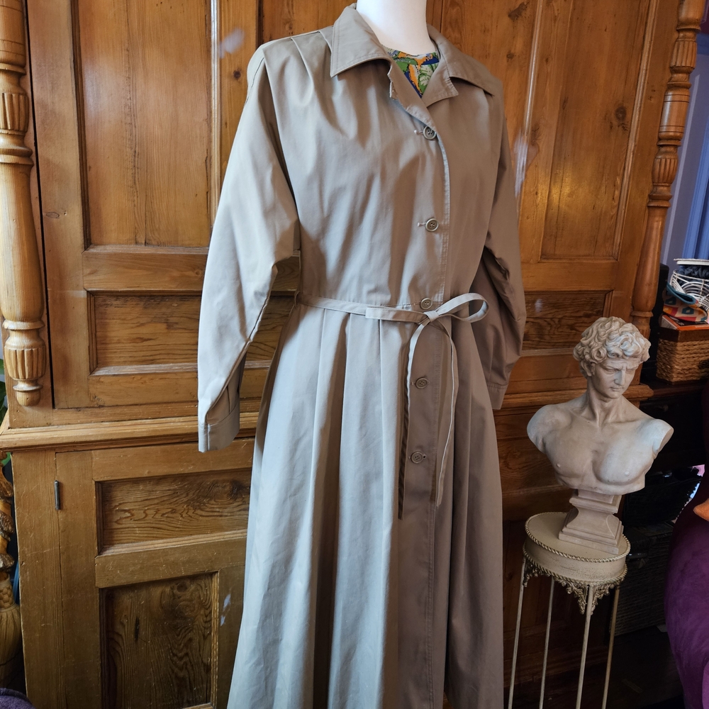 Vintage Carol Cohen Braefair Classic Tan Belted Flare Trench Coat With Collar. - Picture 3 of 8